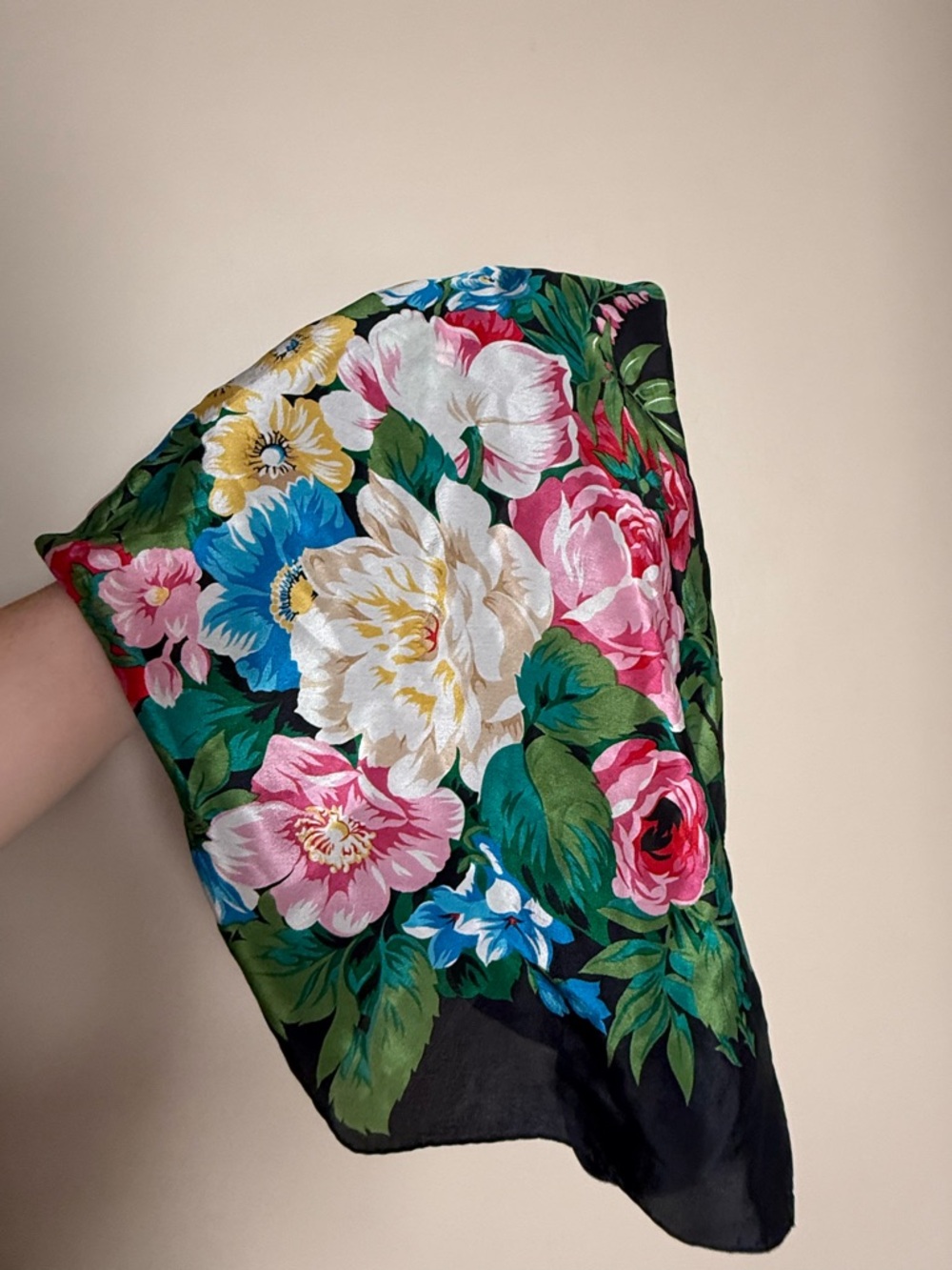 Vintage Club 7 Echo Floral Silk Scarf
